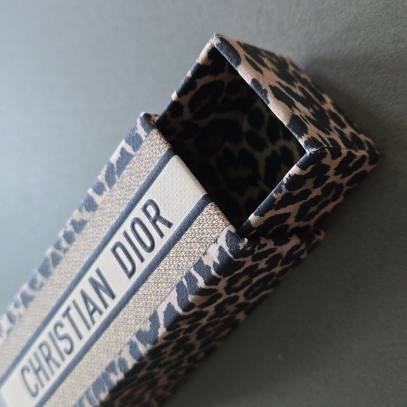 Brand New limited edition DIOR LIPSTICK CASE Mitzah lipstick holder never used - Picture 3 of 6
